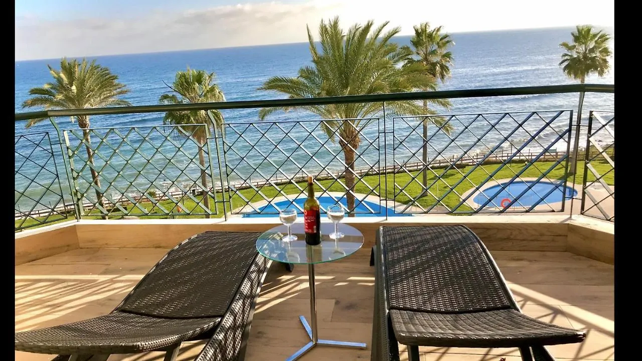Mi Capricho B17 Beachfront Apartment Sitio de Calahonda