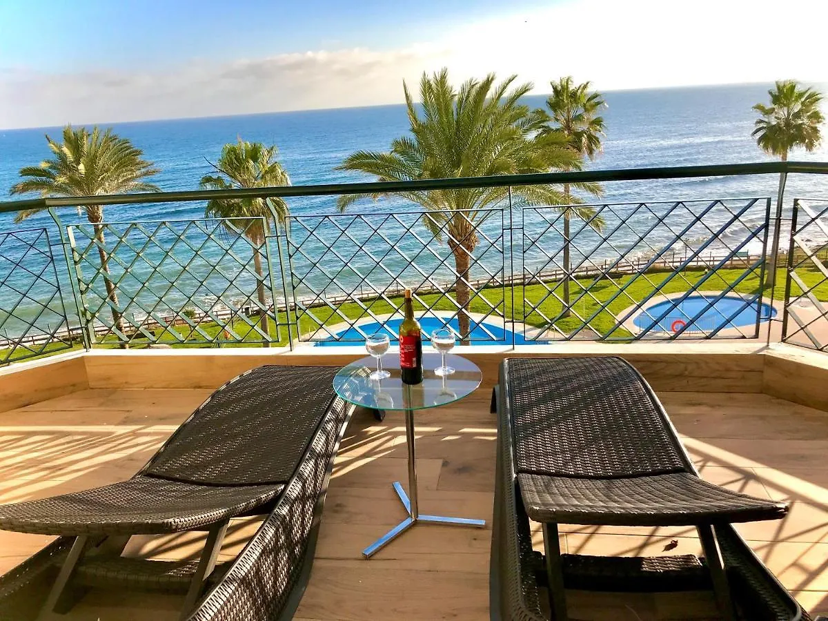 Mi Capricho B17 Beachfront Apartment Sitio de Calahonda