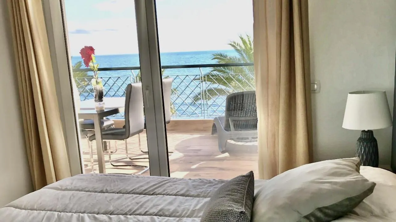Mi Capricho B17 Beachfront Apartment Sitio de Calahonda 0*,  Spain