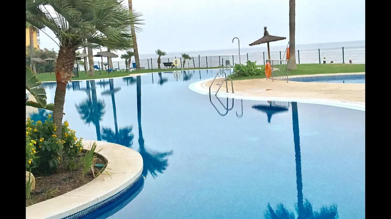 Mi Capricho B17 Beachfront Apartment Sitio de Calahonda