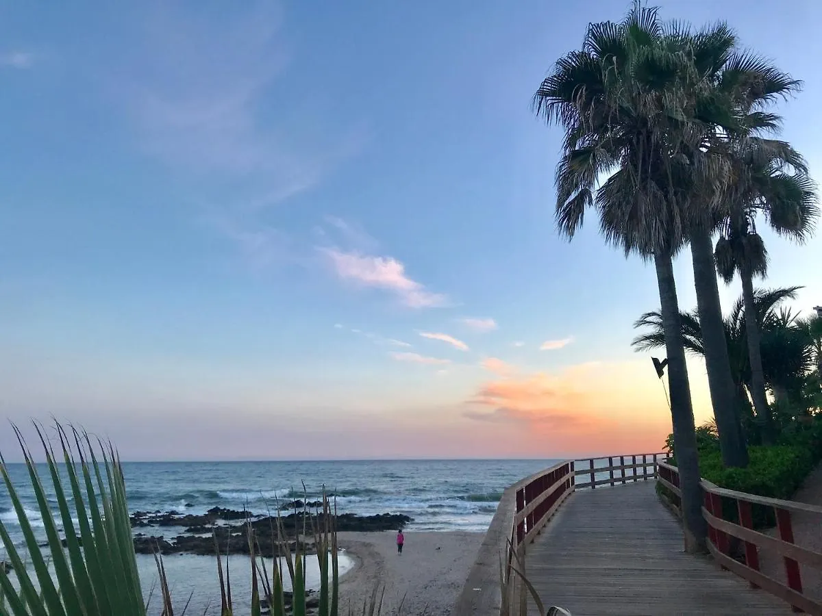 Mi Capricho B17 Beachfront Apartment Sitio de Calahonda Spain