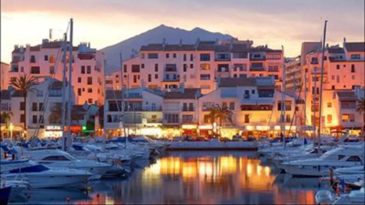 Mi Capricho B17 Beachfront Apartment Sitio de Calahonda Spain