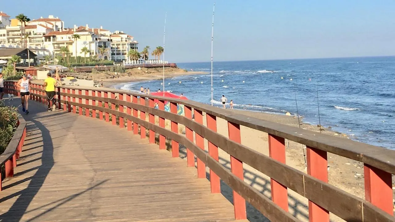Mi Capricho B17 Beachfront Apartment Sitio de Calahonda