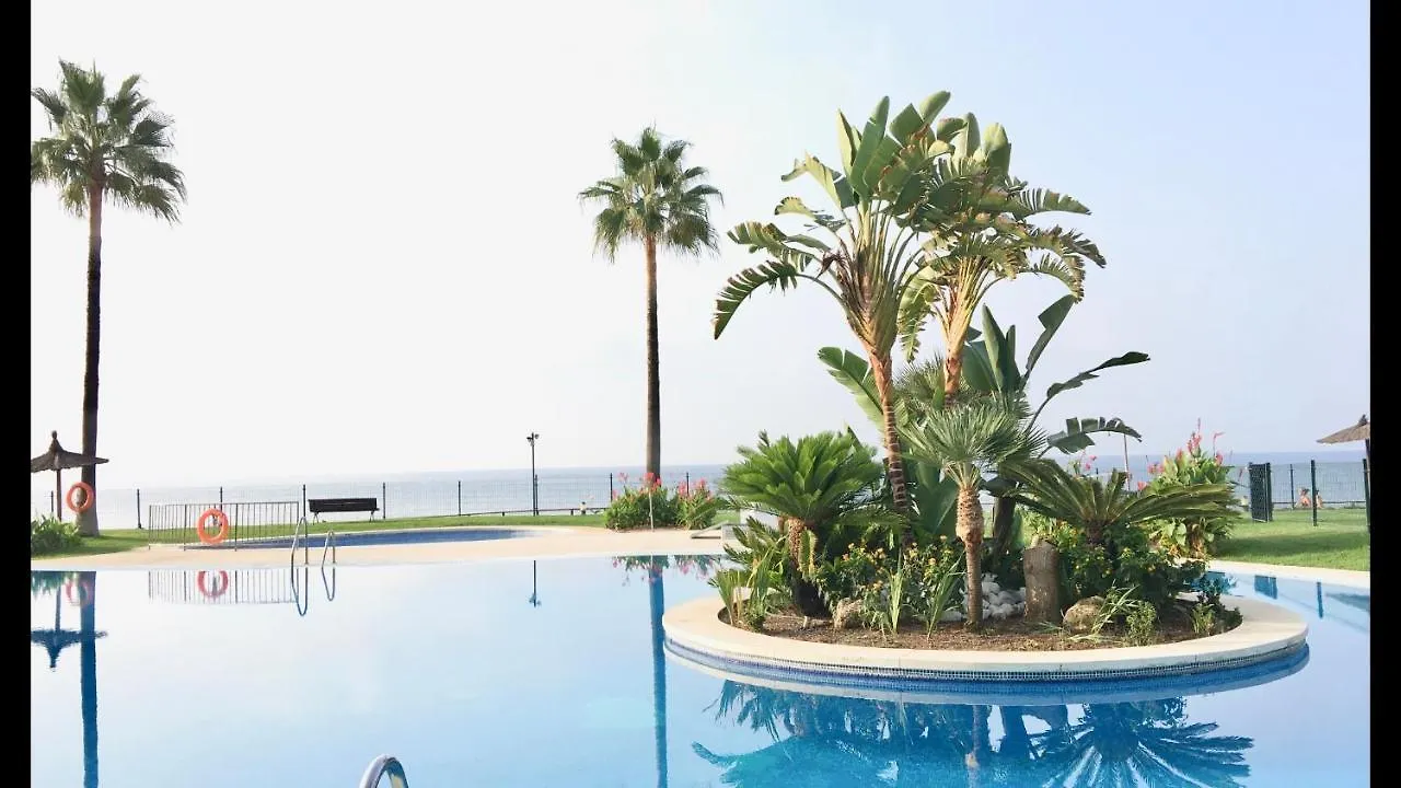 Mi Capricho B17 Beachfront Apartment Sitio de Calahonda